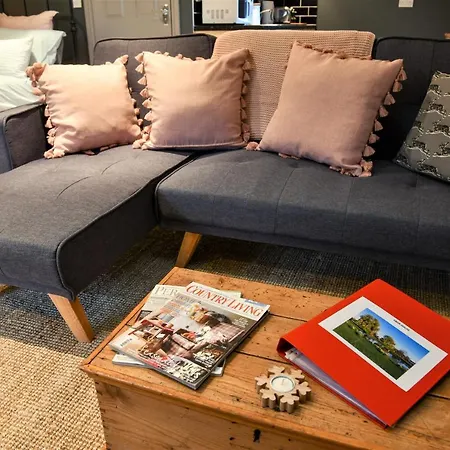 شقة Loft Living In Quintessential Village Nun Monkton